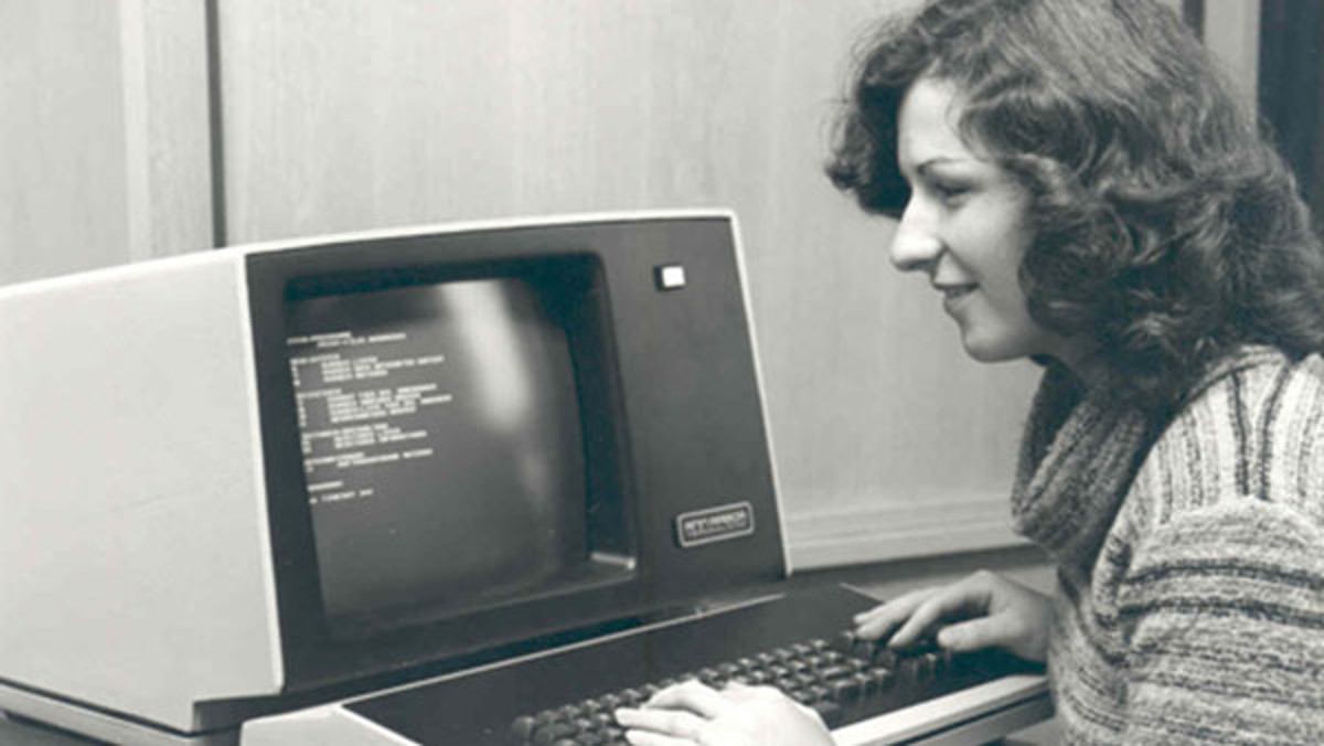 Hydrel bestellt als erste Firma Europas bei Digital Equipment Corp. in Maynard/USA ein Dialog-Computersystem dieser Grössenordnung und gilt damit als Pionier.