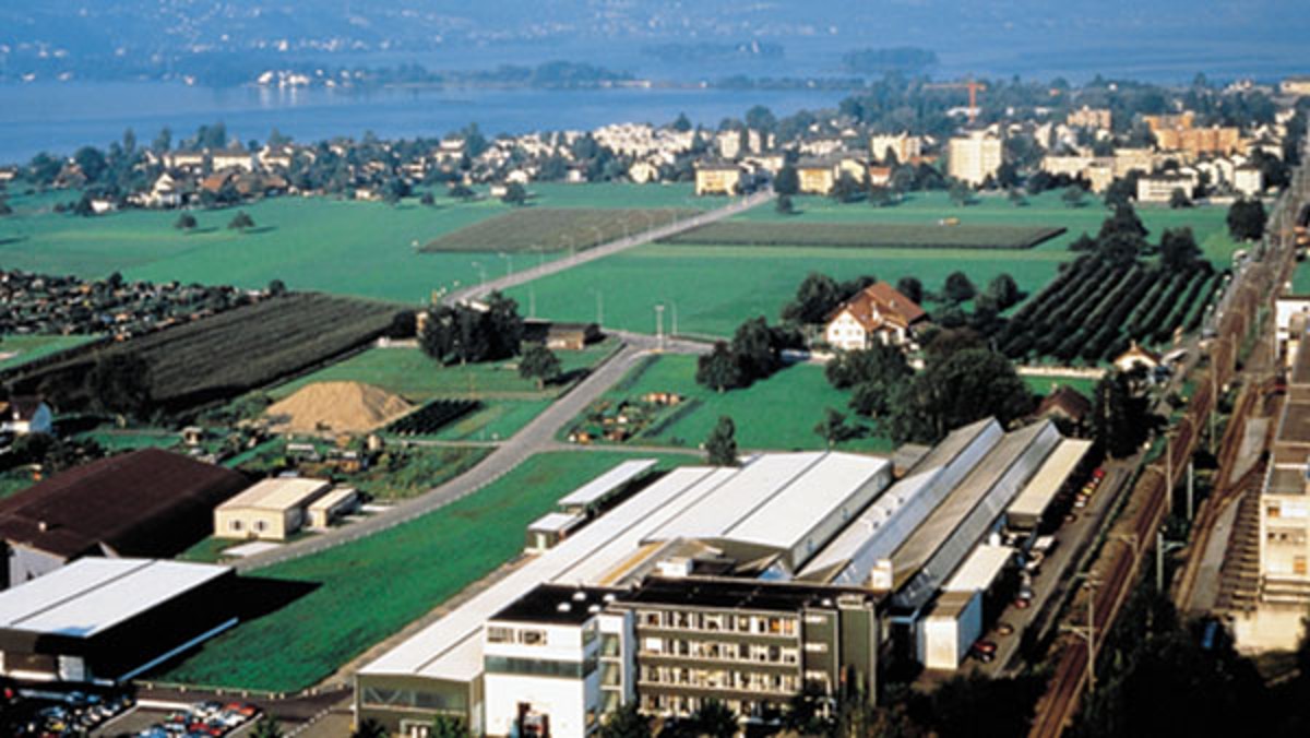 Kauf der Heinrich Schmid Maschinen- und Werkzeugbau AG in Rapperswil/Schweiz inkl. Feinschneid-Betrieb.