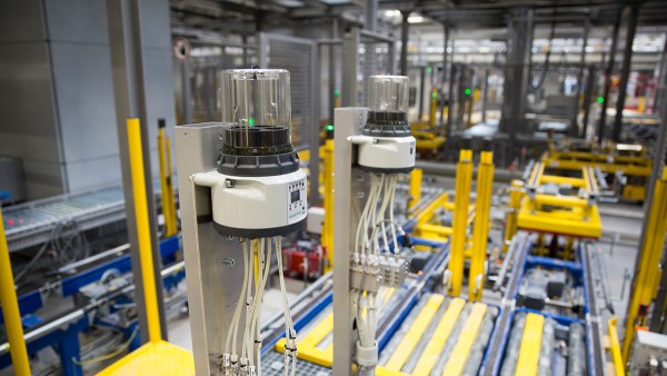Des sous-ensembles autonomes assurent un flux de matériaux fiable dans le nouveau centre de stockage et de distribution de Schaeffler.