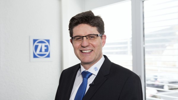 Dr.-Ing. Dietmar Tilch, directeur de la technologie industrielle - Systèmes de surveillance conditionnelle des systèmes ZF Friedrichshafen AG