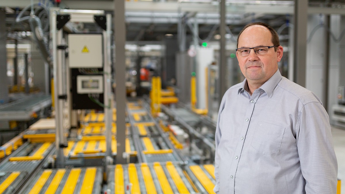 Egon Grief, responsable de la maintenance du centre de distribution EDZ Mitte chez Schaeffler